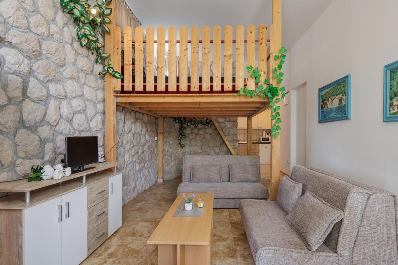 Apartments Tommi Драмаль Экстерьер фото